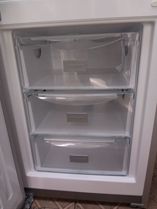 Иноксов комбиниран хладилник с фризер Liebherr 24 месеца гаранция!!!