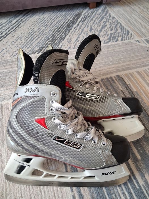 Коньки хоккейные