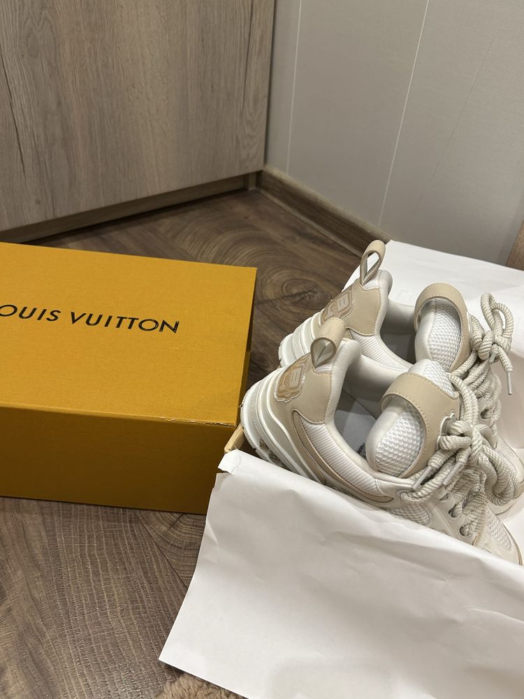 Обувки Luis Vuitton чисто нови