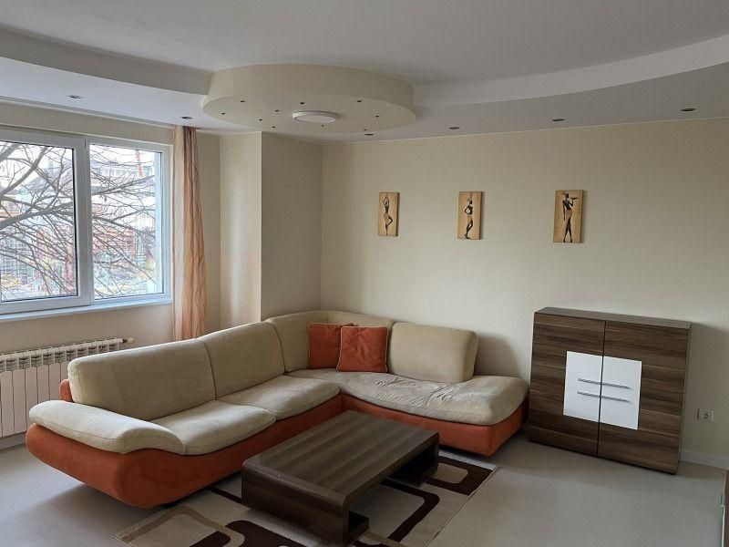 Дава се под наем Тристаен апартамент в София, Витоша - 114 кв.м за 847.62 € - Снимка #1