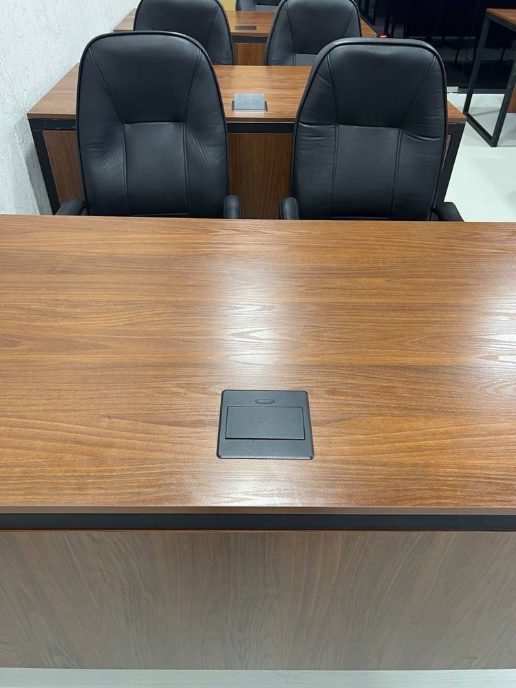 Oquv akademiyalari uchun rezetkali stol va kreslo sotiladi