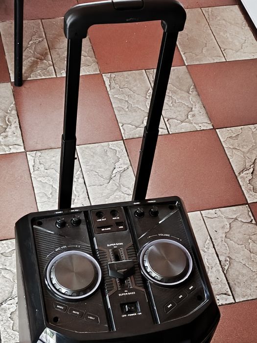 Boxă portabilă .