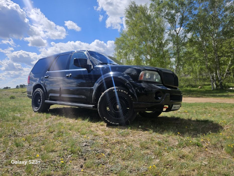 Продам  линкольн навигатор