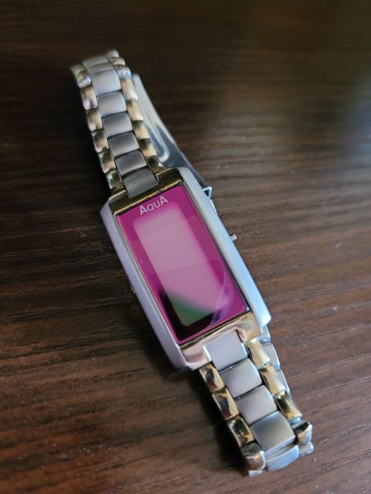 Часы женские электронные Aqua