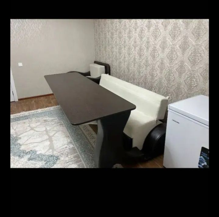Продам диван с креслом.