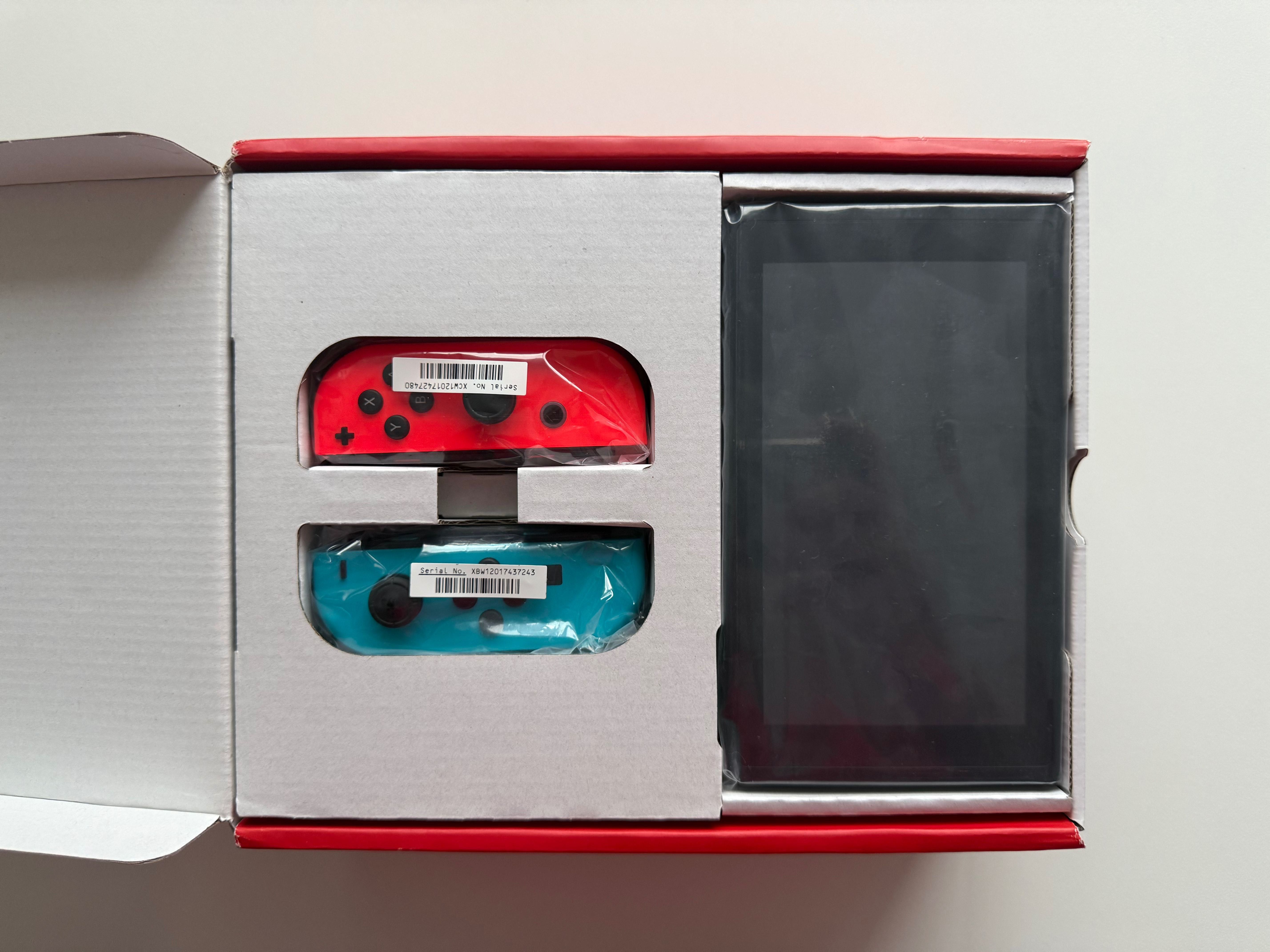 Nintendo Switch V2 – versiunea clasica, stare impecabila