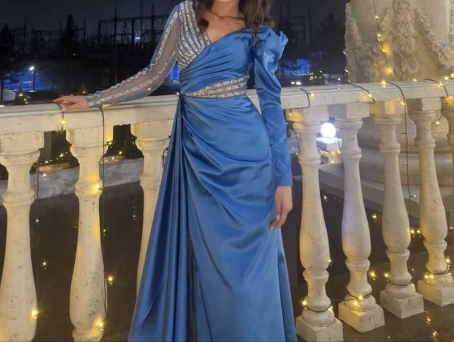 Вечернее платье