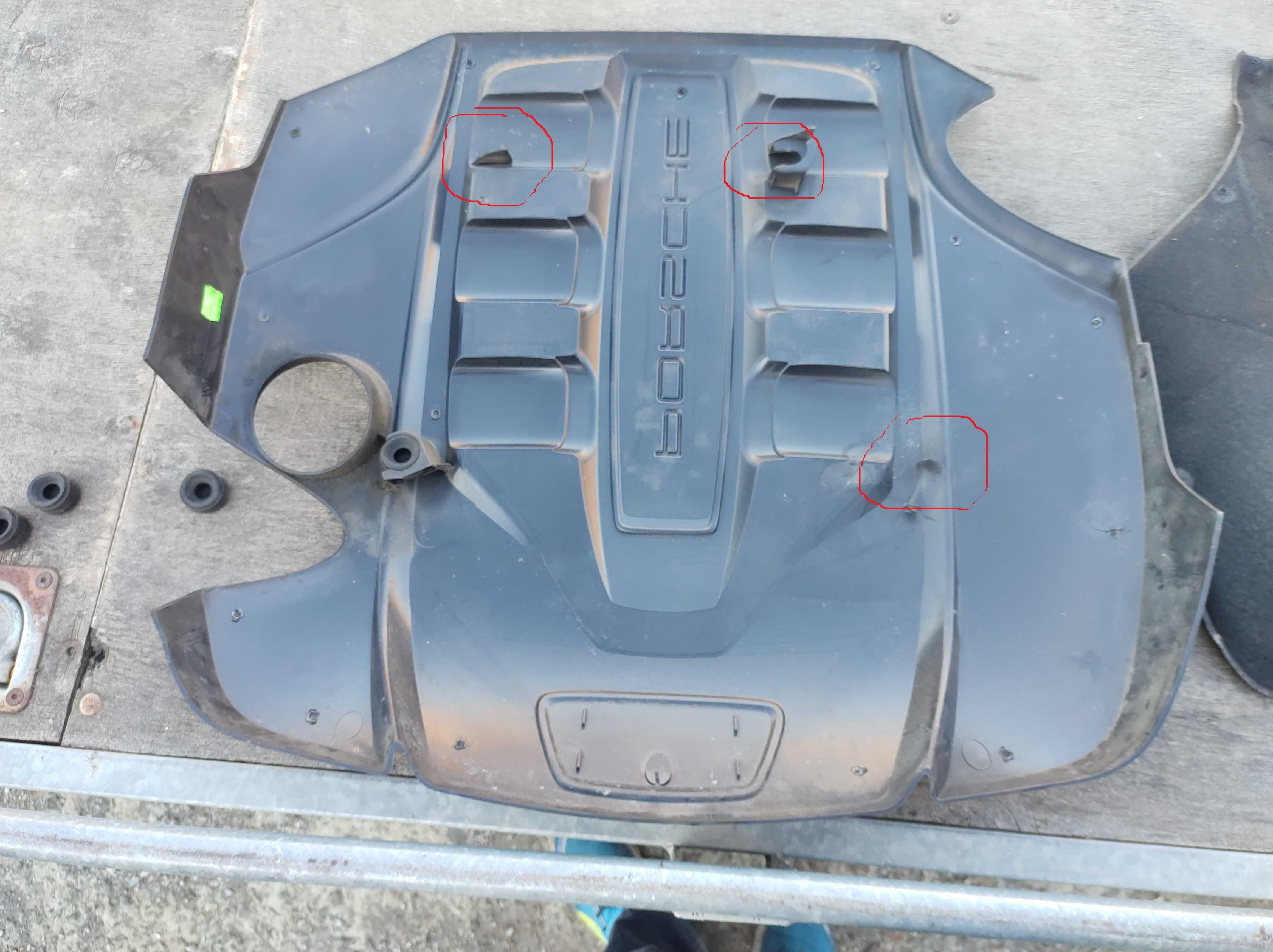 Декоративен Капак за Двигател Porsche Cayenne 3.0D 92A/EG22/2012