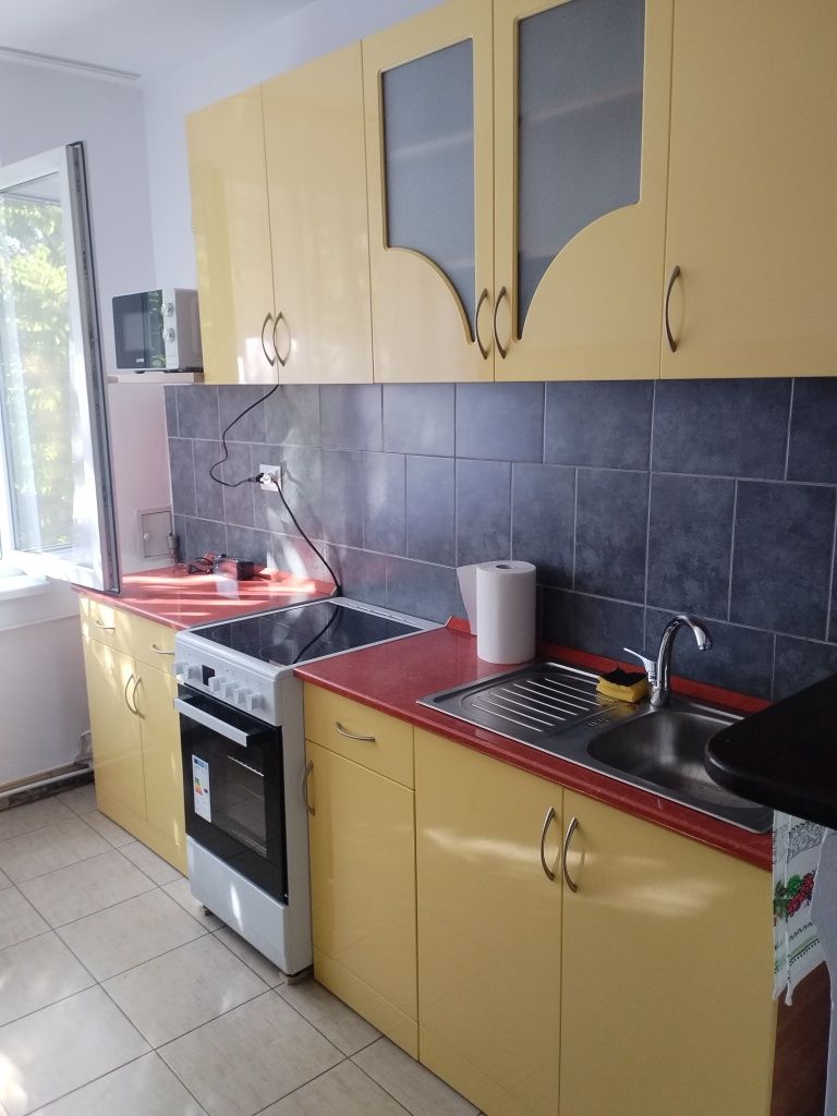 De inchiriat apartament 2 camere