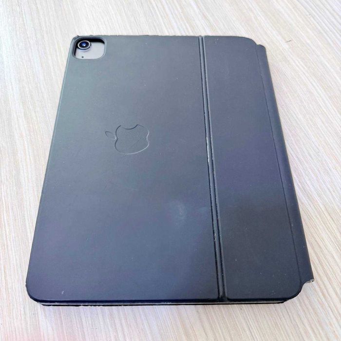 iPad Air 4-го поколения, 64 GB c Smart Keyboard Folio