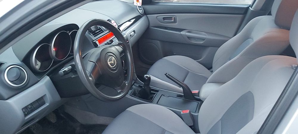 Vând mazda 3 2009