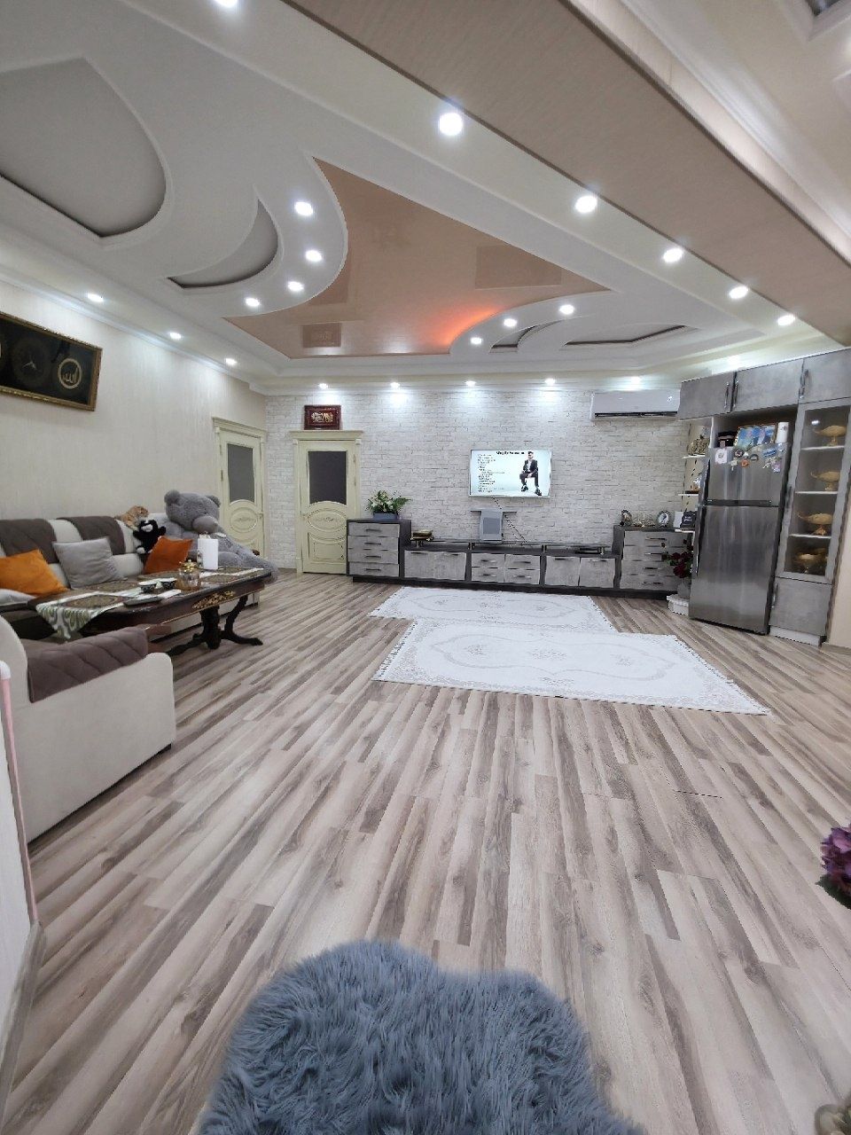 Yangi bozor xamroz oldida studio qilingan 3 xona
