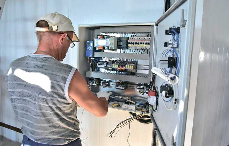 Электрик сантехник с допуском ремонт пластиковых труб