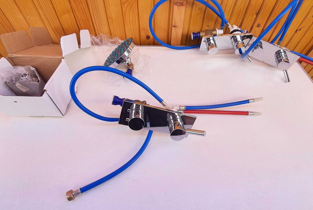 Duș  autorulota de la Reich, cu furtun si para dar si palarie mare