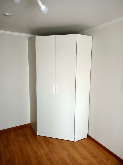 Шкаф угловой двухдверный