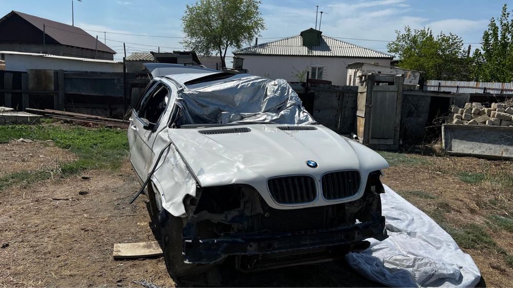 BMW X5, 2004, 4.4 обьем по запчастьям