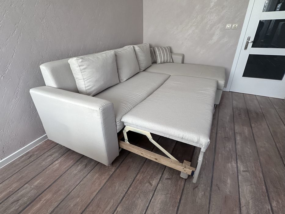 Ъглов диван с отваряема лежанка и функция сън