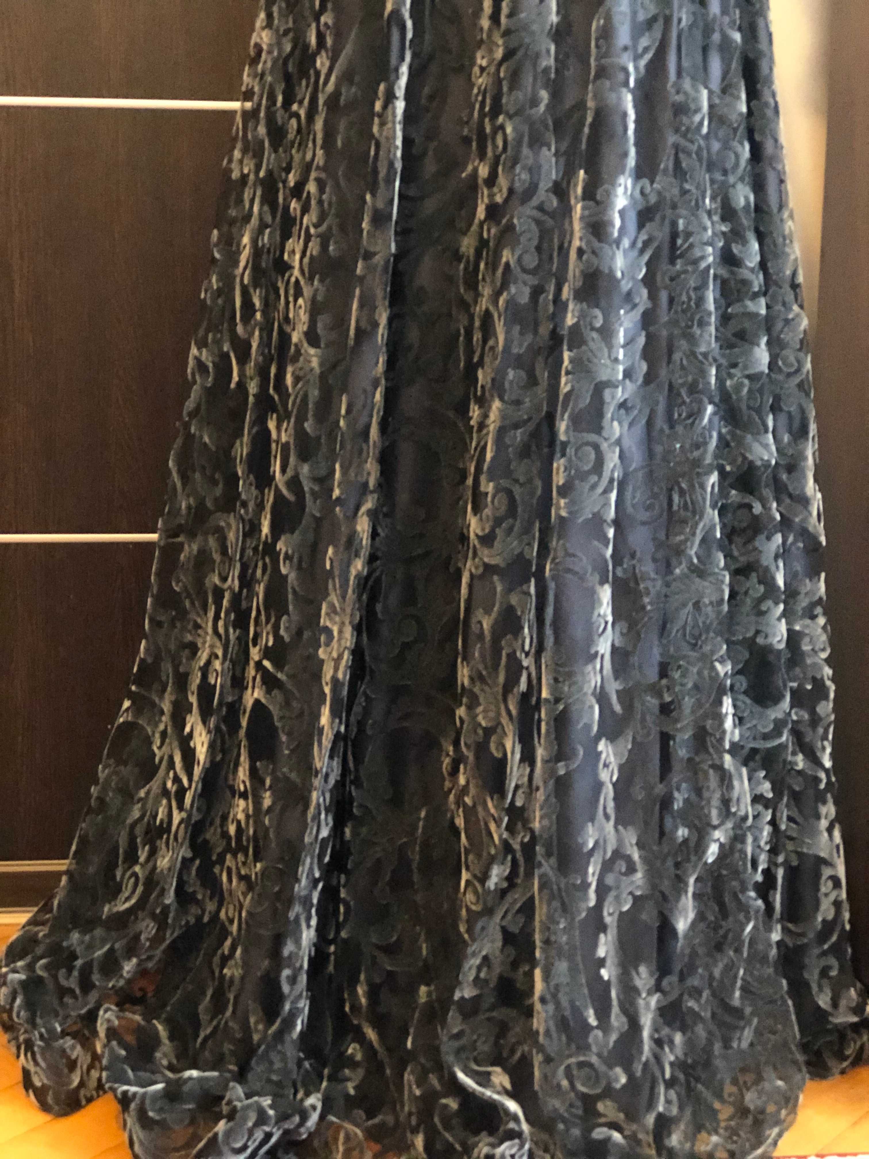 Vand Rochie din dantela catifelata