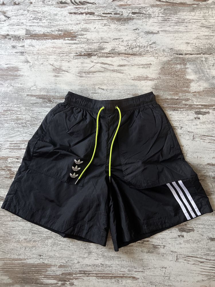 Adidas късо долнище