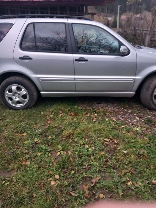 Vând Mercedes ML 2003