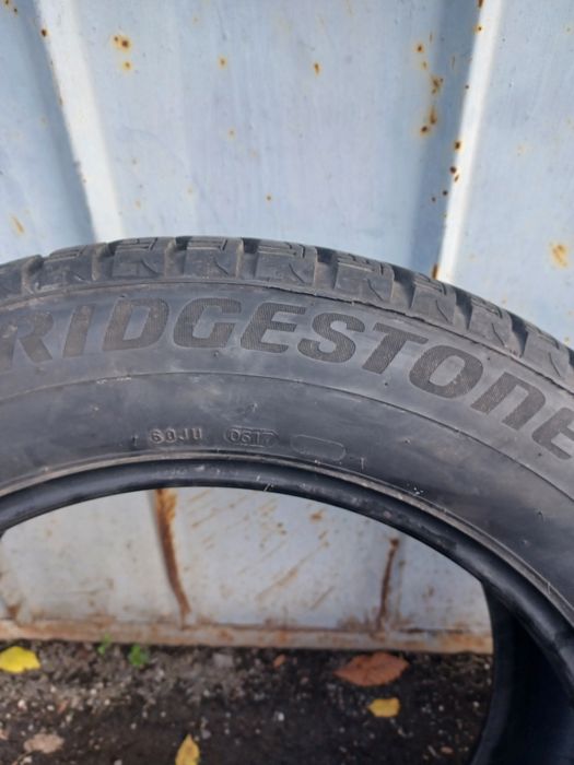 Anvelope iarna 215 60 17