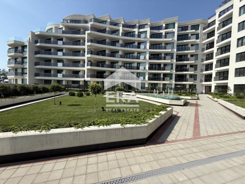 Уникален тристаен апартамент на две нива за продажба, тип "ГРАДСКА КЪЩ