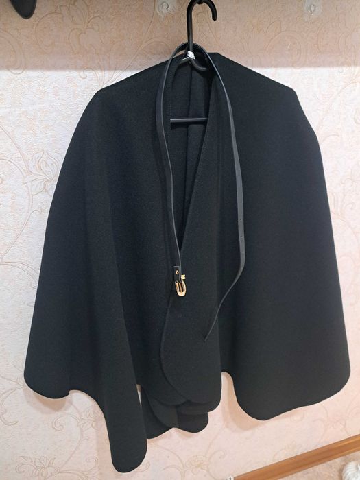 Накидка теплая пончо продам  размер свободный