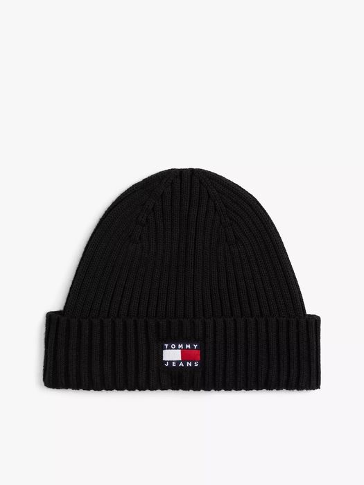 Шапка от Tommy Hilfiger, кепка от Armani Exchange