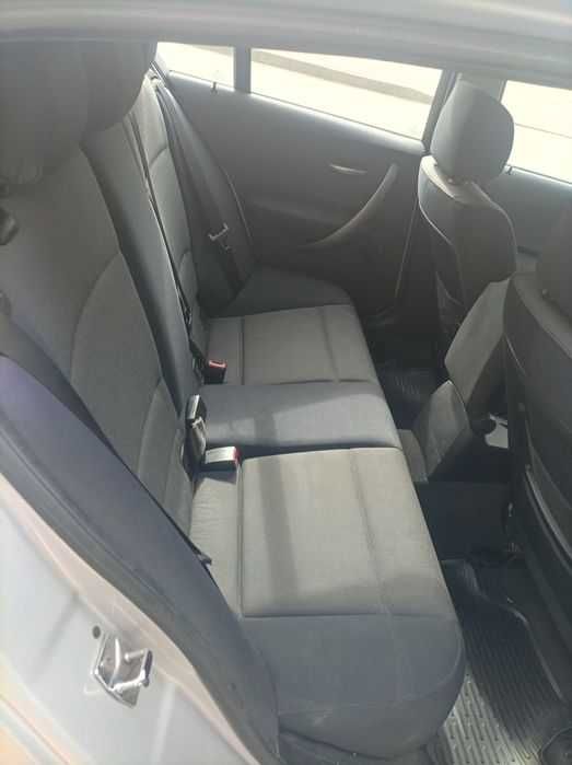 Vând mașina personală