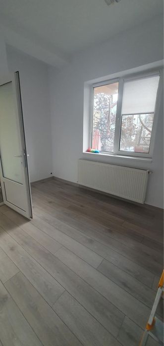 Închiriez spațiu comercial