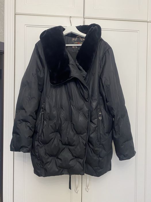 Продам женскую зимнюю куртку