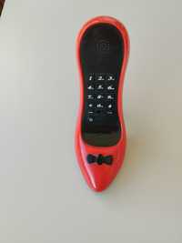 Домашен телефон във вид на обувка