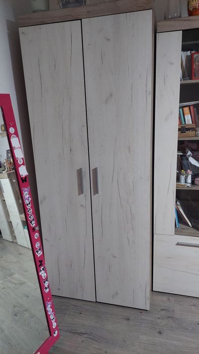 Vand mobila de living luata acum un an