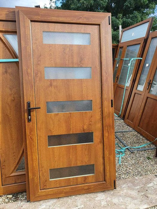 Usi termopan noi pictate - fumuri - vitrate de la 1500 lei