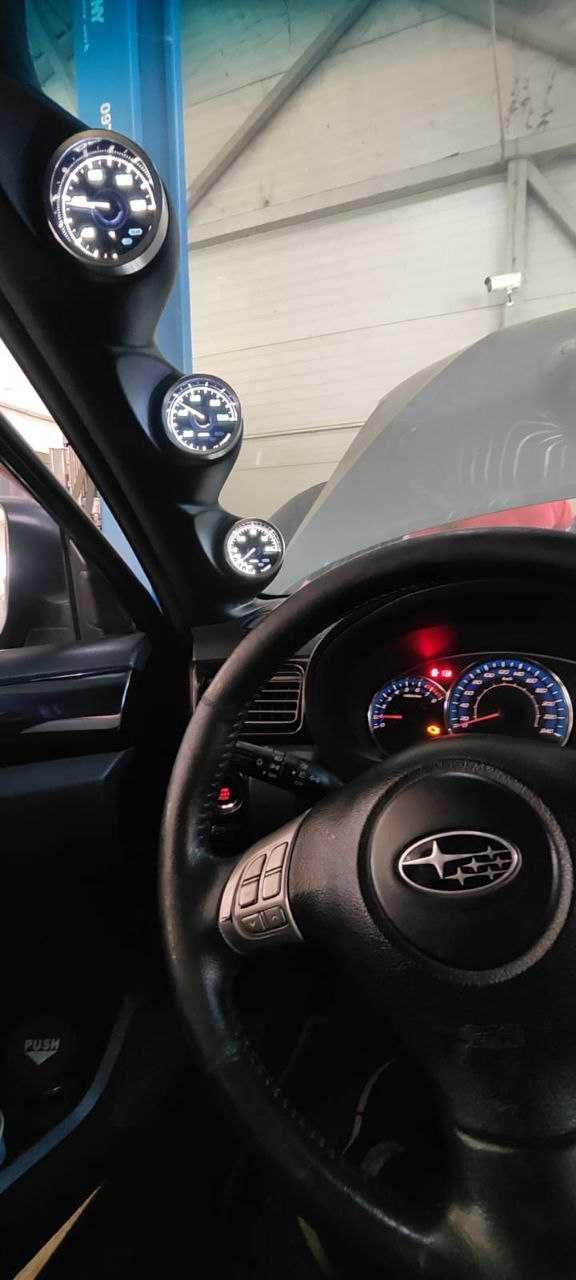 Подиум под датчики на левую стойку Subaru Forester SG
