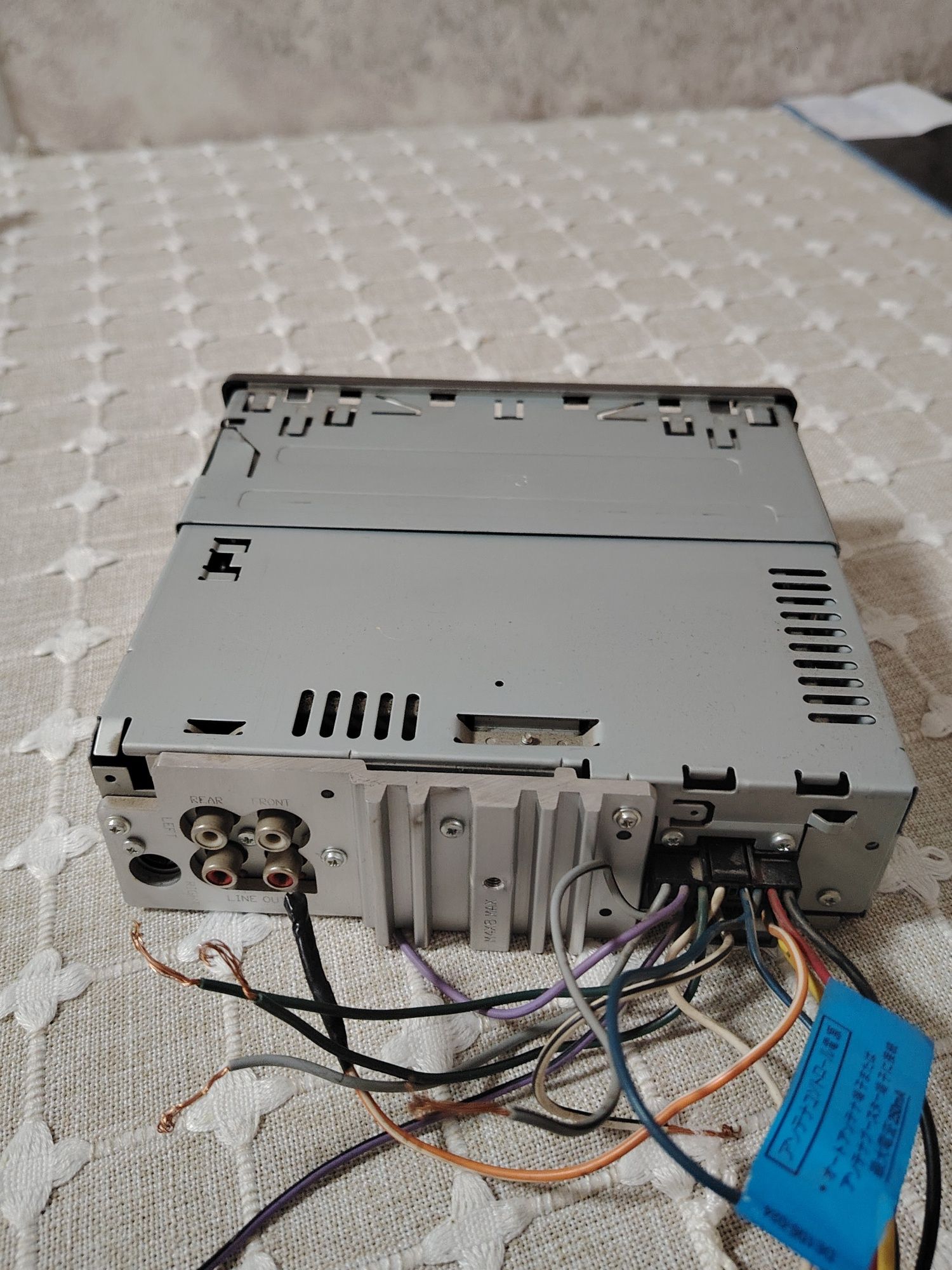 Продам магнитолу JVC!!