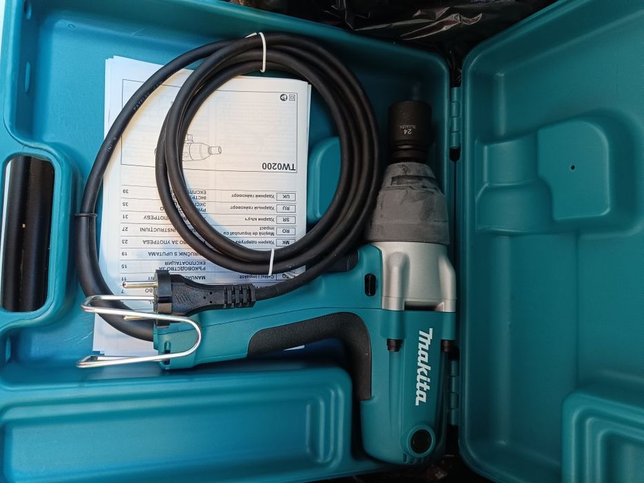 Mașină de înșurubat cu impact Makita TW0200