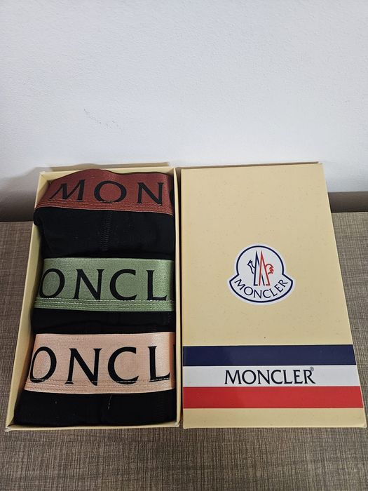 Boxeri Moncler 3x perechi 60 lei