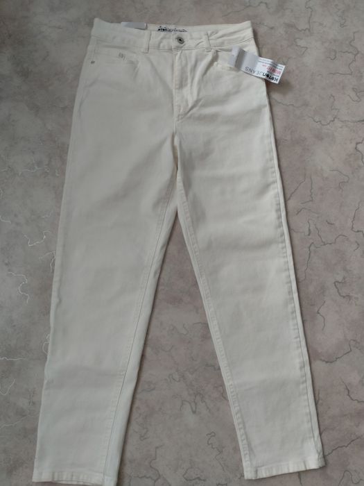 Новые джинсы всего за 5.990тг.