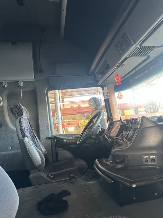 Ofertă camioane si remorci