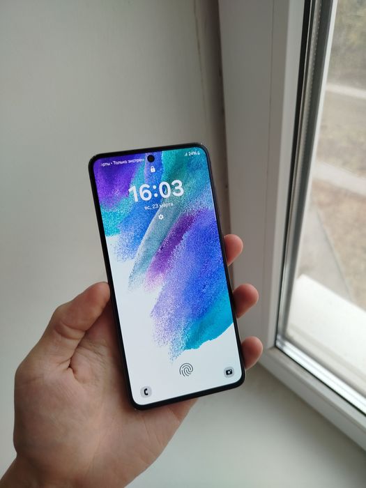 Продам Samsung S21