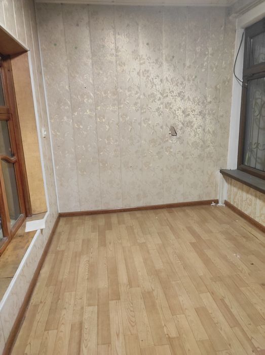 Сергели 1 мавзеда 3 хонали кв. ижарага берилади 400 у.е.