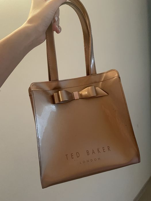 Чанта Ted Baker - модел Arycon, златист цвят