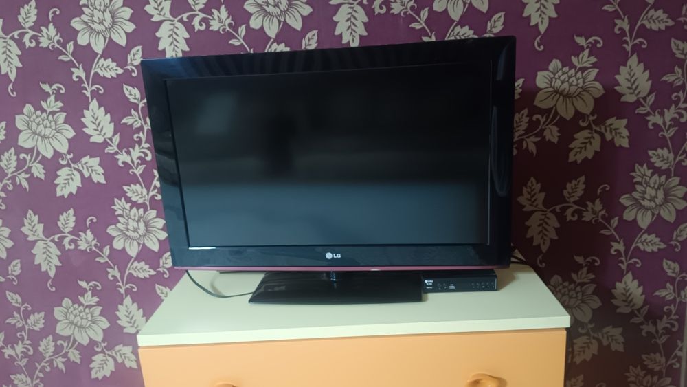 Продам телевизор LG