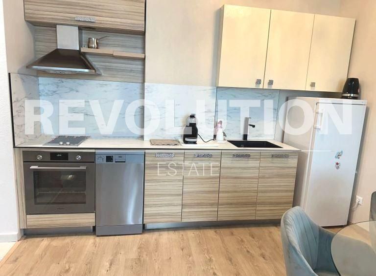 Дава се под наем Двустаен апартамент в к.к. Св.Св. Константин и Елена - 78 кв.м за 797.64 € - Снимка #3