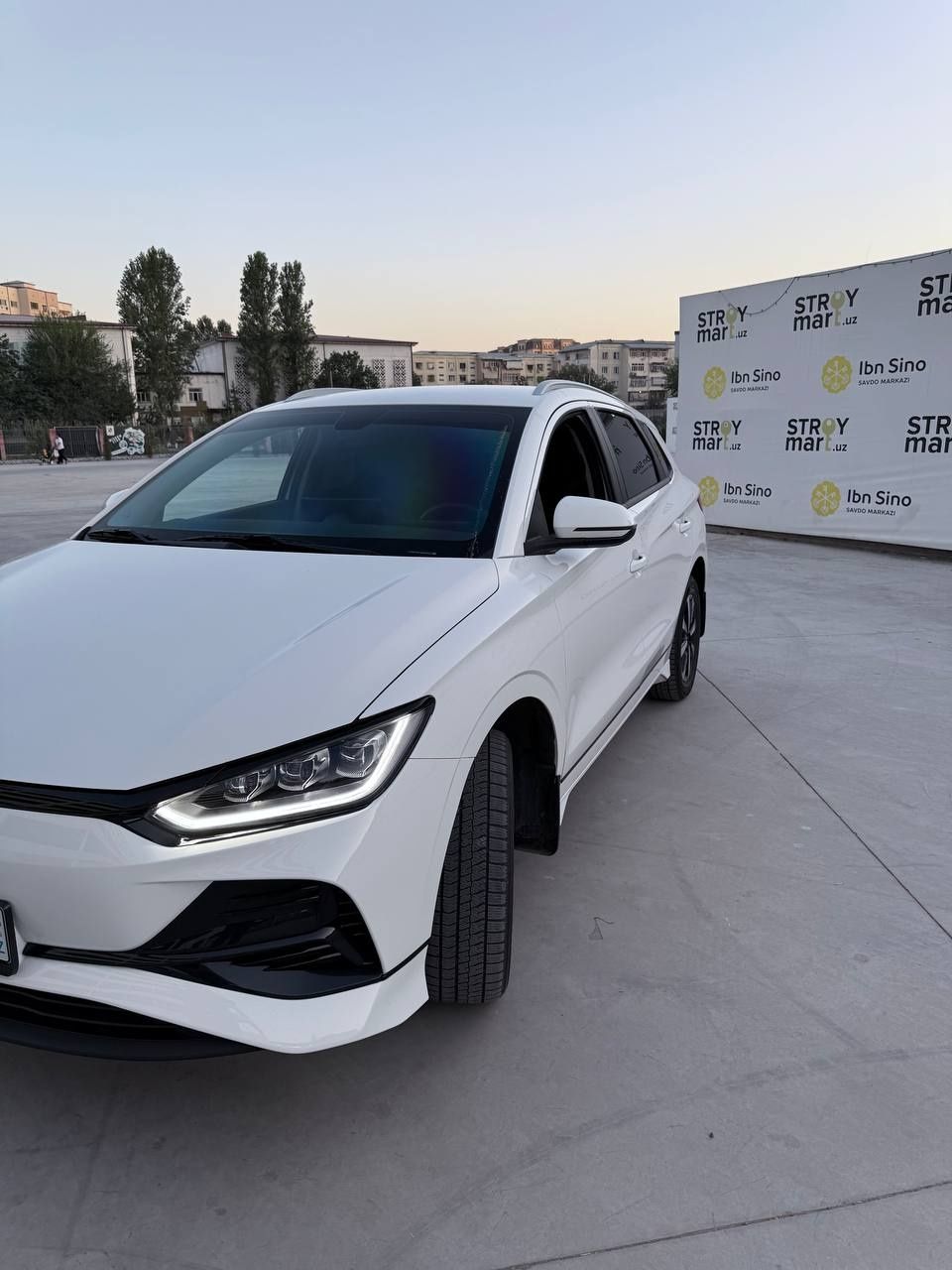 BYD E 2 sotiladi holati zoʻr bir qoʻl haydalgan