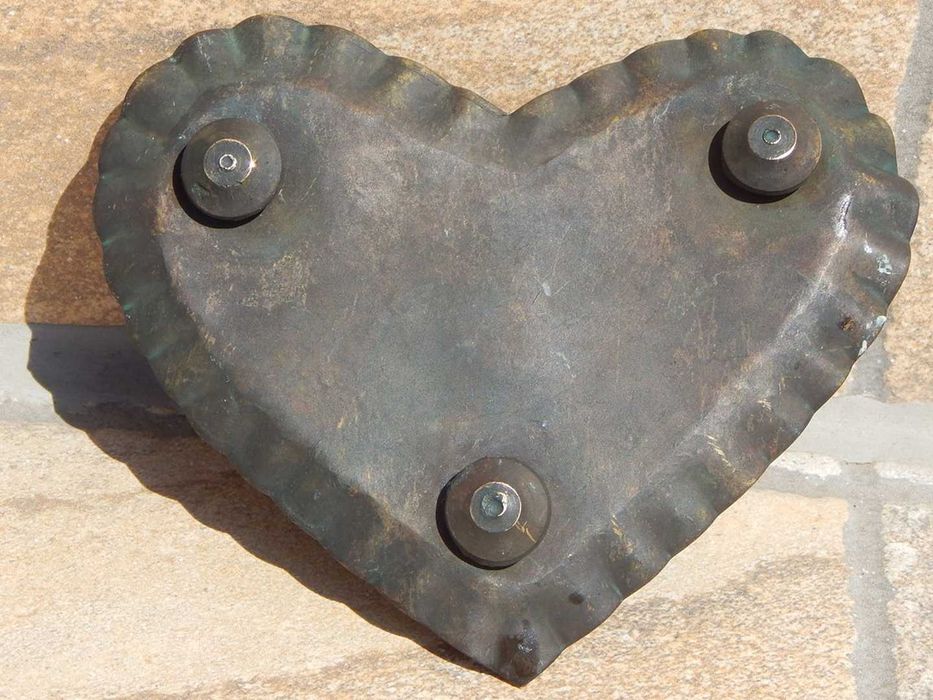 Suport lumanare sub forma de inima metalic vechi