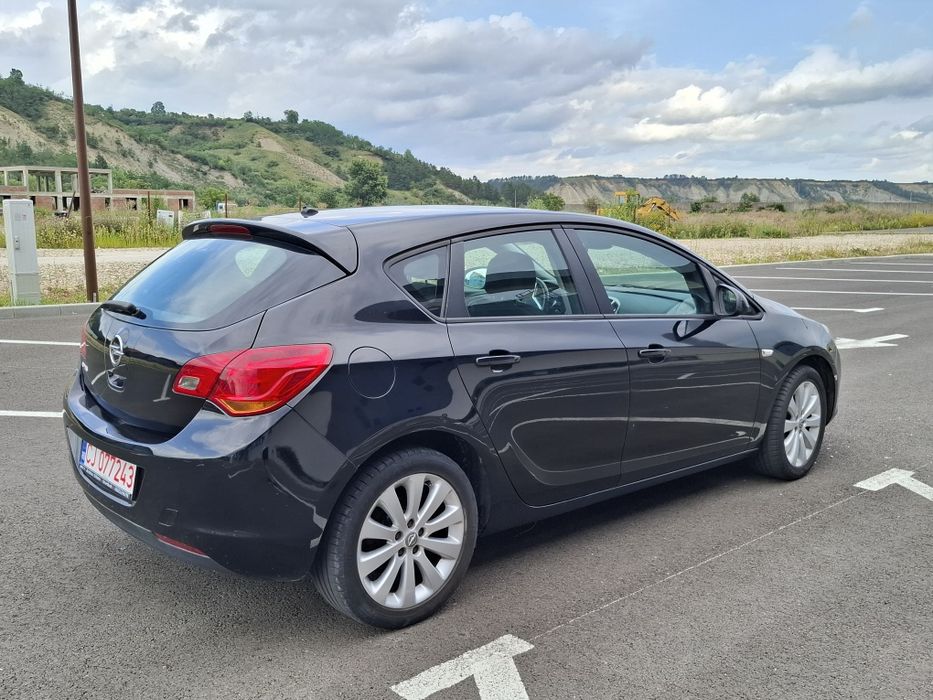 Opel Astra J an 2010 1.6 benzina Germania euro 5 jenti carte service