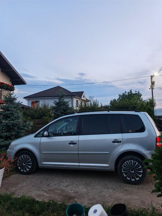 Volkswagen Touran 1.9 TDI, 2006, 5 locuri - Mașina de familie