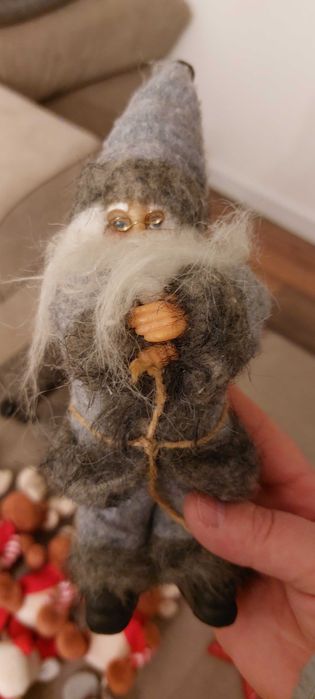 Коледни играчки и украса